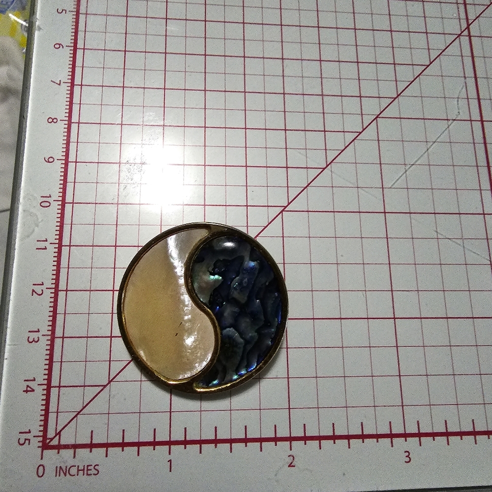 Vintage Ying & Yan Brooch - Picture 3 of 5